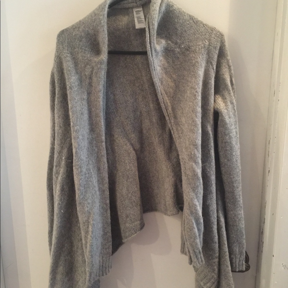 ☃️❄️ Forever 21 Super Soft Gray Cardigan